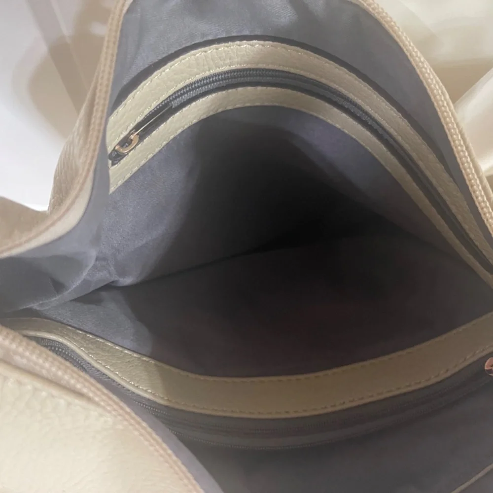 Purse - Picture 3 of 3